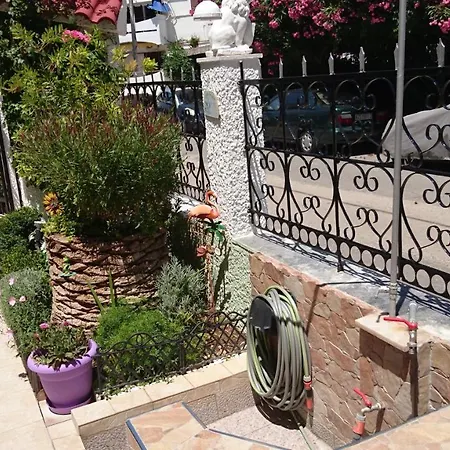 Apart Otel Haus Maria Nea Poteidaia